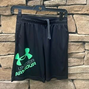 Youth large, Under Armour boys shorts